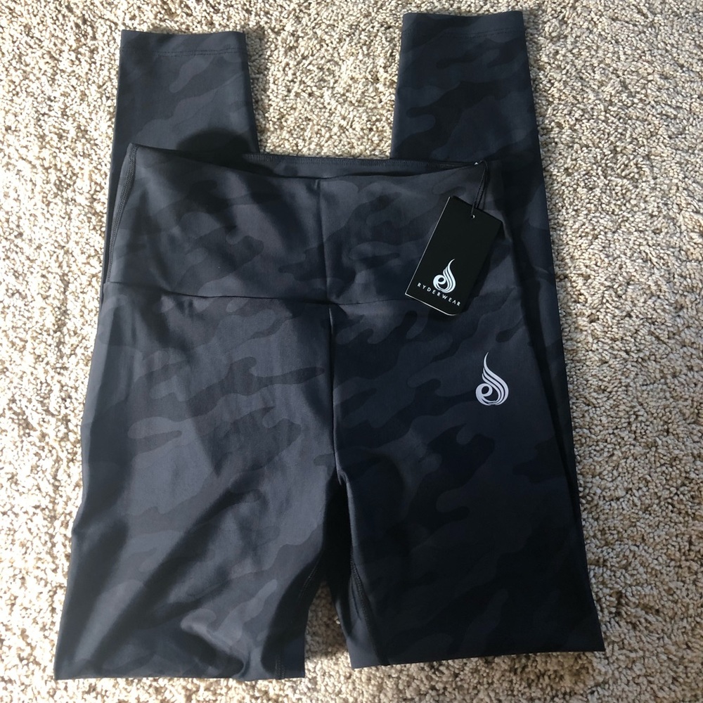 NWT RyderWear black camo leggings (S)